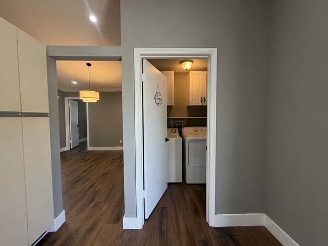 Building Photo - 323 Ives Dairy Rd