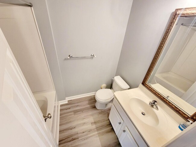 Building Photo - Now Leasing – 3477 Forest Dale Drive, Apt ...