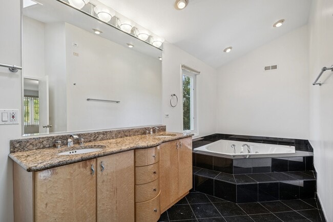 Building Photo - 2175 Kipling Ln