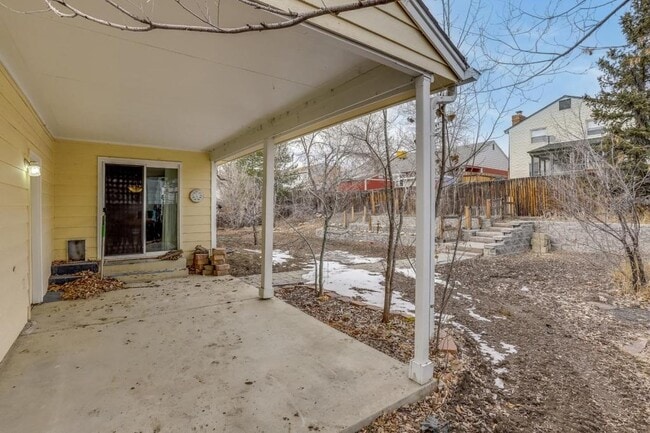 Building Photo - 3149 Oak Cir N