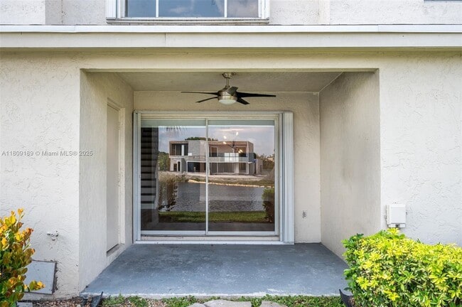 Building Photo - 16795 Hemingway Dr