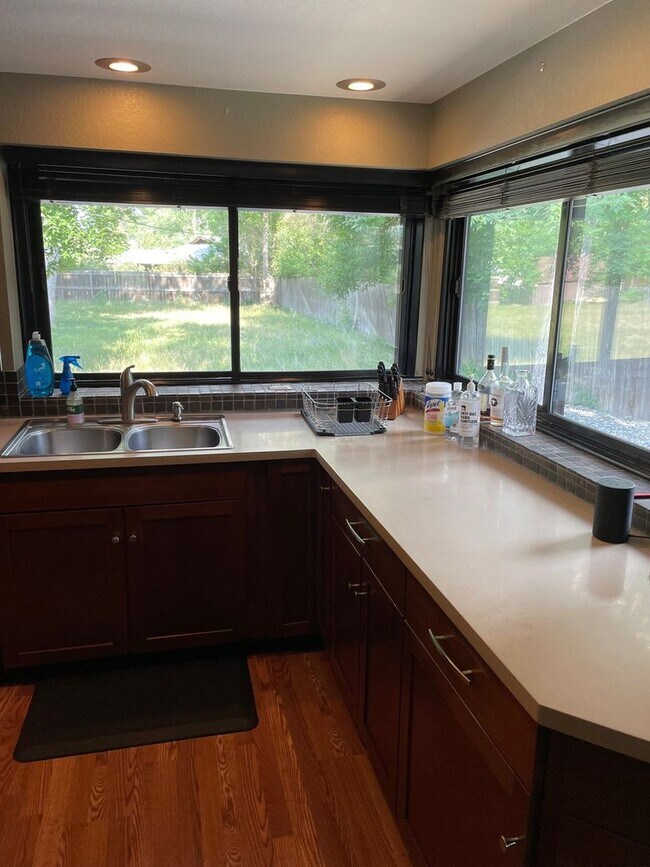 Building Photo - Modern 4BR Lakewood Home on Nearly Half an...