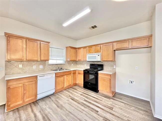 Building Photo - 2221 Pearson Way