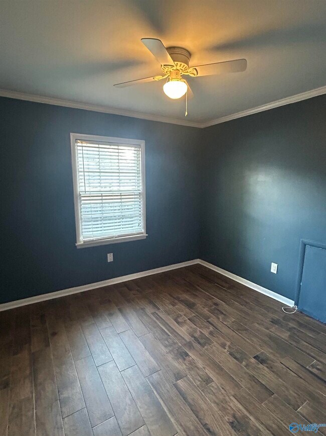 Building Photo - 2327 Quince Dr SE