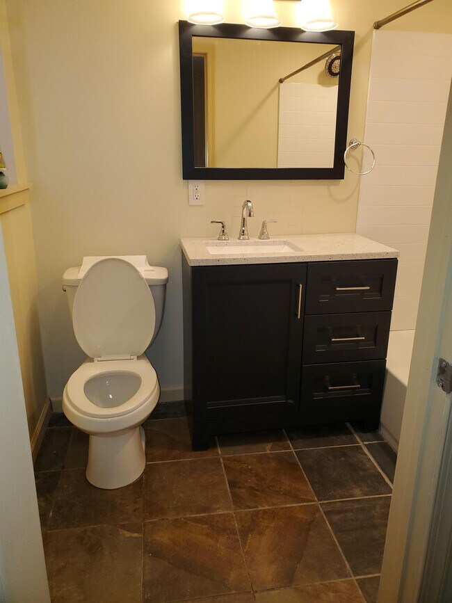 Building Photo - 2146 N Reese St