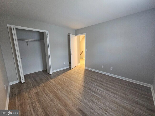 Building Photo - 48 E Gay St