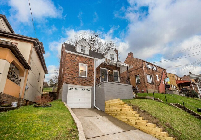 Building Photo - Stunning 2 bedroom home in Brookline available July 15!