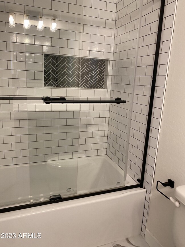 Building Photo - 2725 E Mine Creek Rd