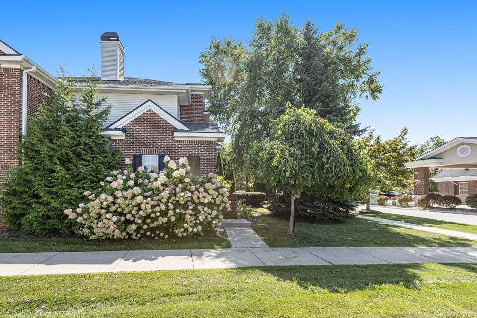 Building Photo - 331 Scio Village Ct