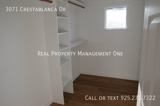 Building Photo - 3071 Crestablanca Dr