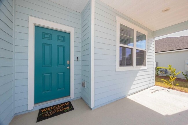 Building Photo - 951 Orellana Rd