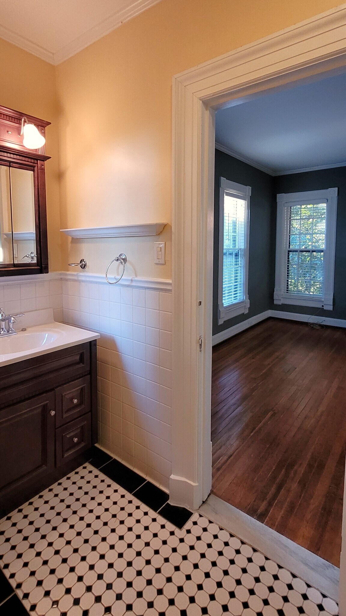 Bathroom - 463 W Gray St