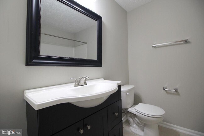Building Photo - 14126 Red River Dr