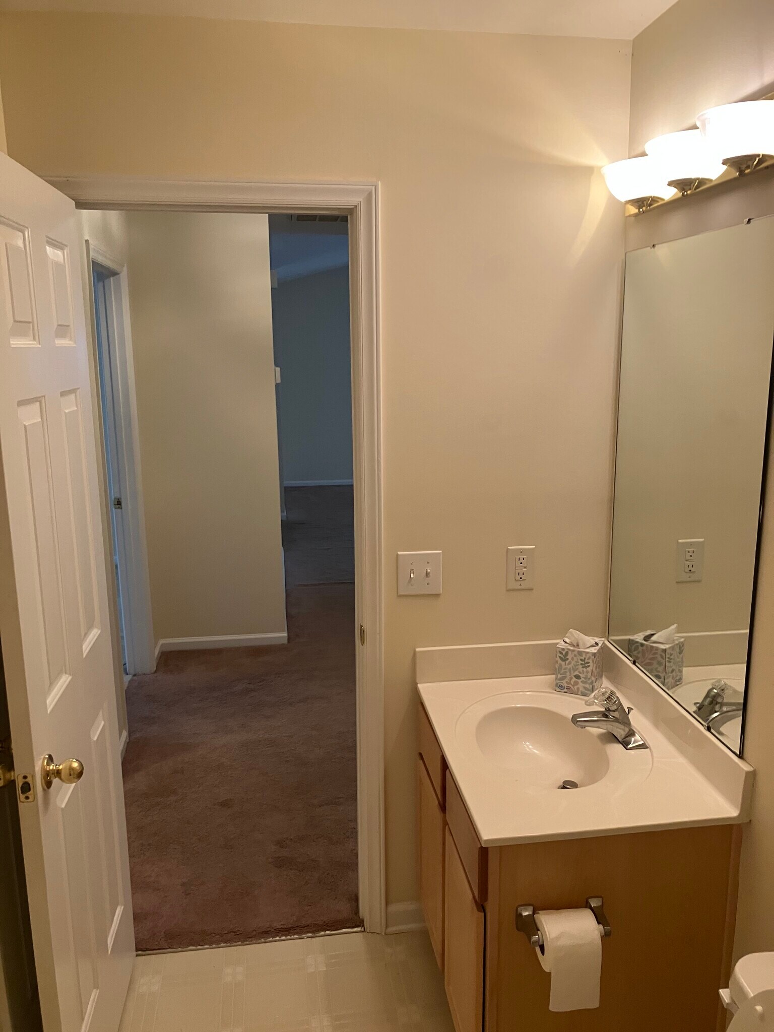 2nd bathroom - 3202 Pine Pointe St