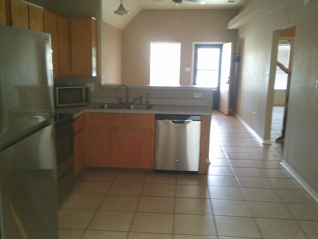 Building Photo - 3511 Westwood Dr
