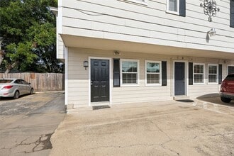 Building Photo - 307 Mitchell - Unit E St