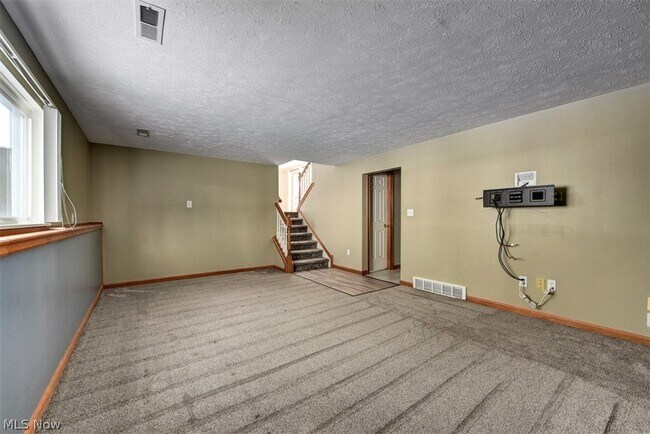 Building Photo - 13286 Boston Rd