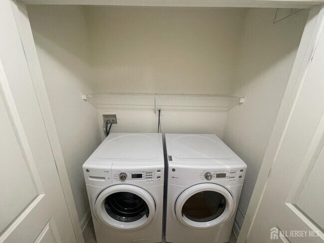 Building Photo - 331 Gawron Ct