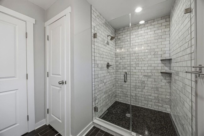 Building Photo - 2455 Lynn Iris Dr