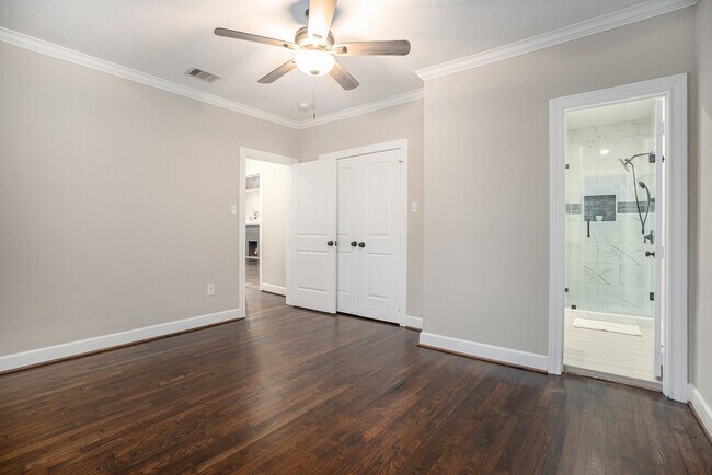 Building Photo - 7449 Walker St