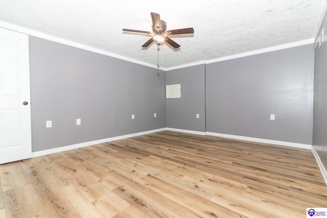 Building Photo - 214 Eagle Way