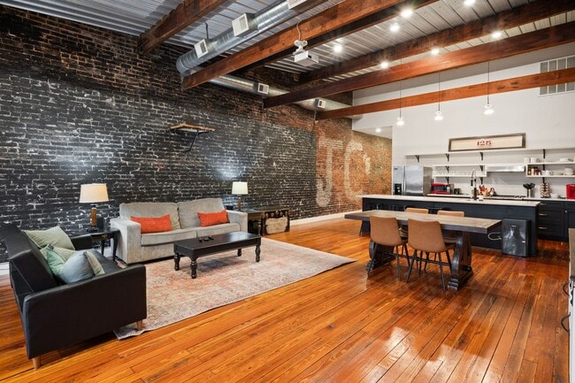 Building Photo - 124 Strawberry Alley