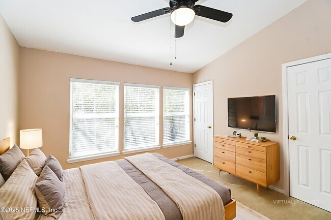 Building Photo - 8424 THORNBUSH Ct