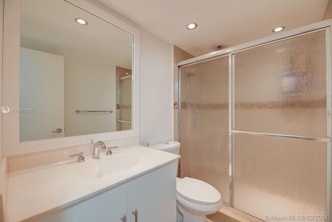 Building Photo - 3001 S Ocean Dr
