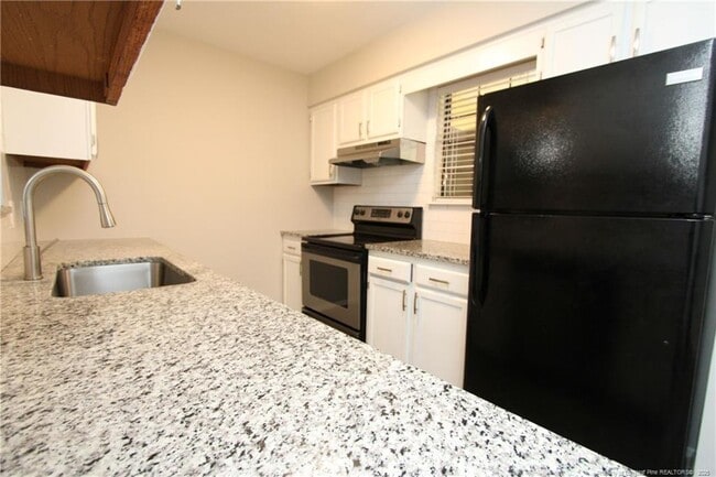 Building Photo - 4901 Coral Ridge Ct