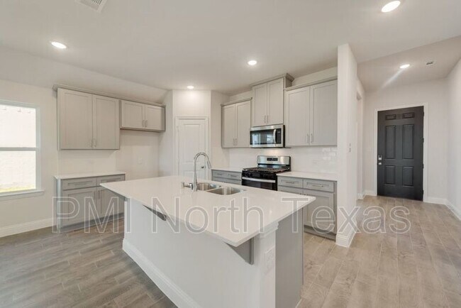 Building Photo - 505 Portina Dr