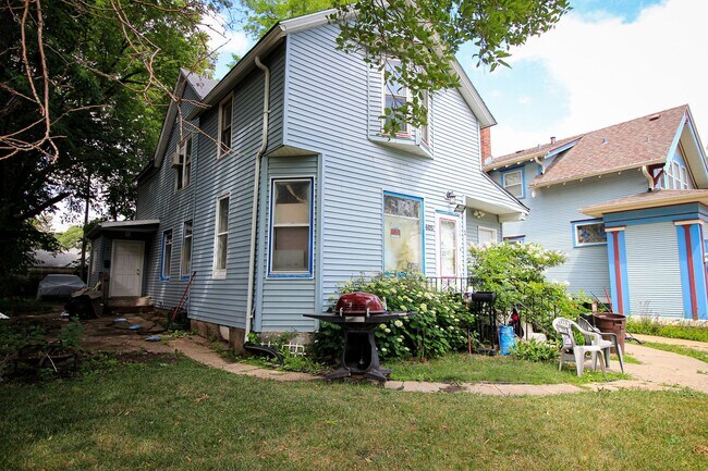 Building Photo - 605 S Spring Ave