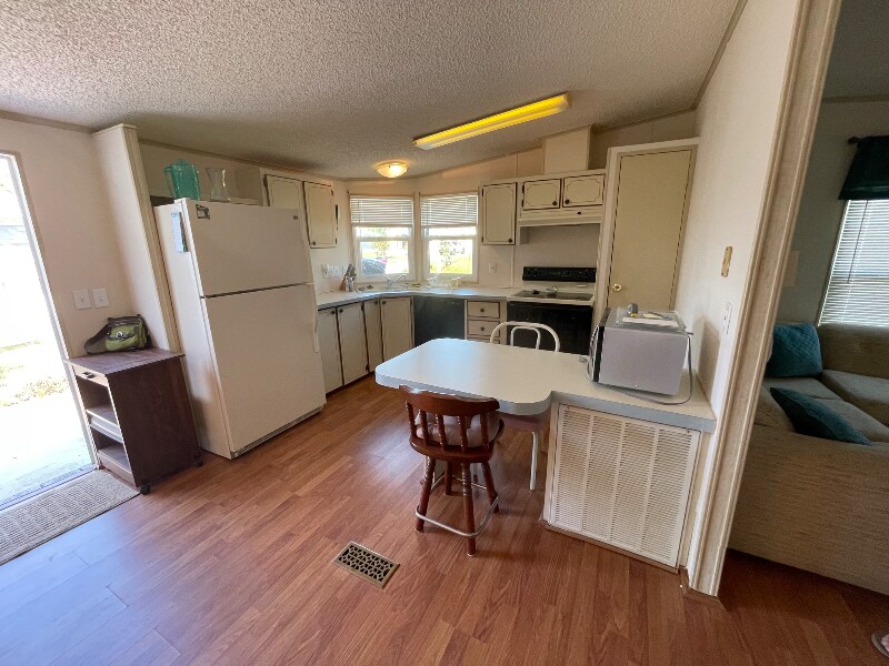 Building Photo - 6251 Falcon Dr