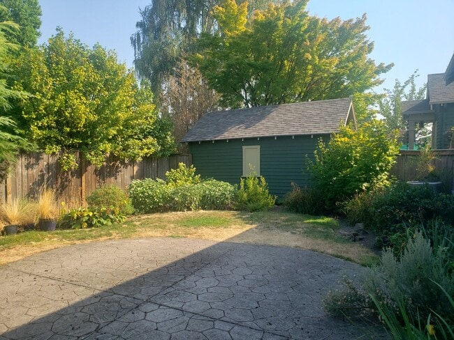 Building Photo - Charming Irvington Home with 3 Levels of L...