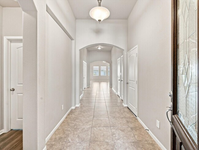 Building Photo - 31407 Elkcreek Bend Dr