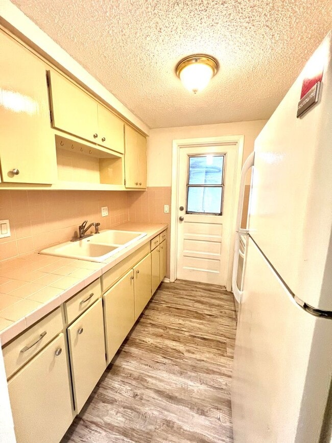 Building Photo - Adorable Renovated 2BD/1BTH Villa in 55+ C...