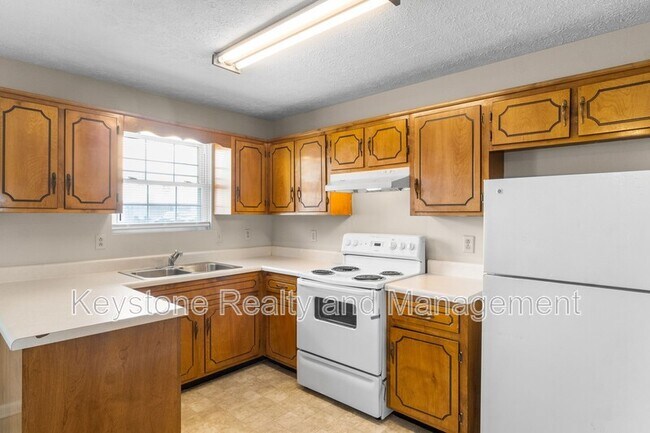 Building Photo - 308 Thompsonville Ln