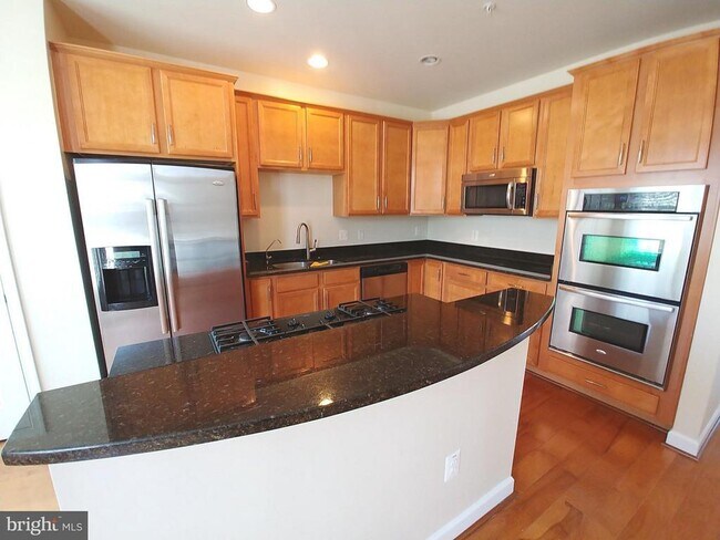 Building Photo - 8007 Sport View Rd