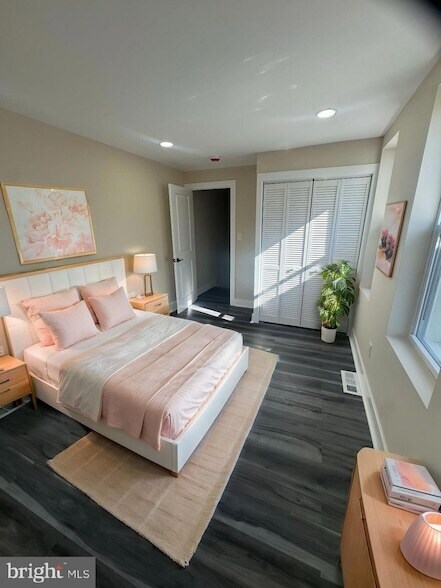 Building Photo - 459 High St