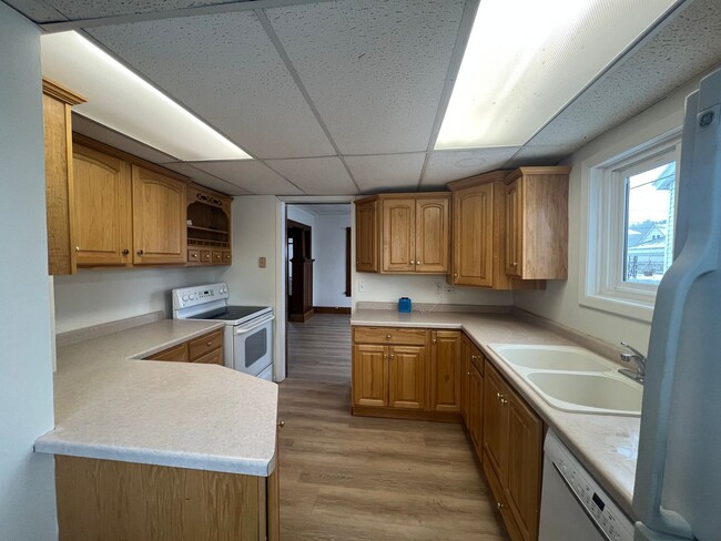 Building Photo - Click the “Apply Now” button or email wapmrentals@gmail.com for a prompt response.