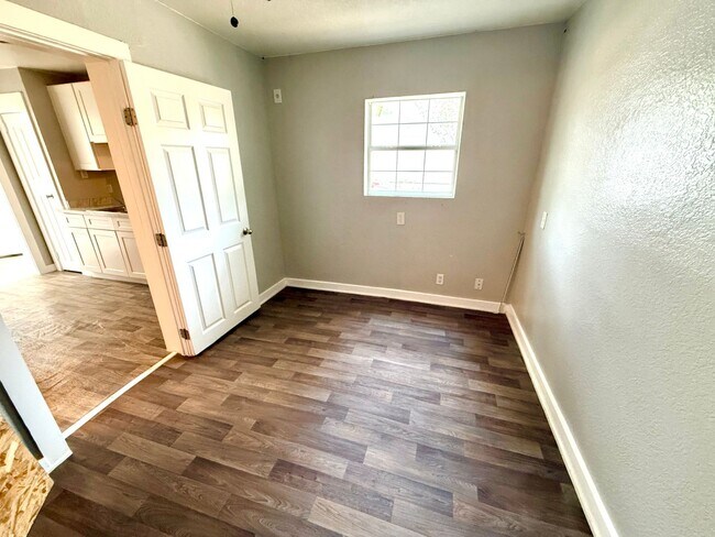 Building Photo - 602 Lovett Ave