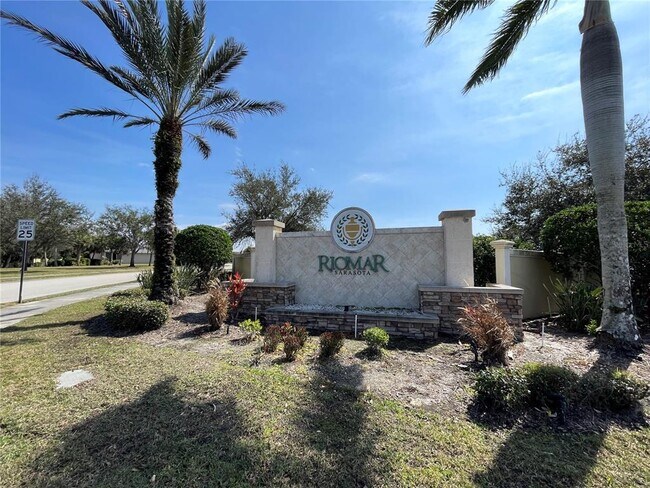 Building Photo - 3811 65th Ave E