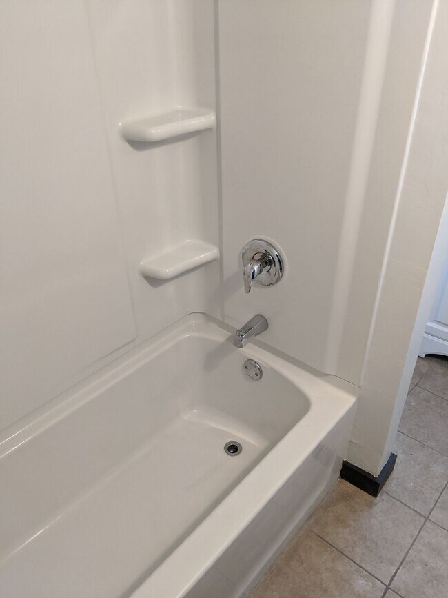 Building Photo - 623 E 100 S