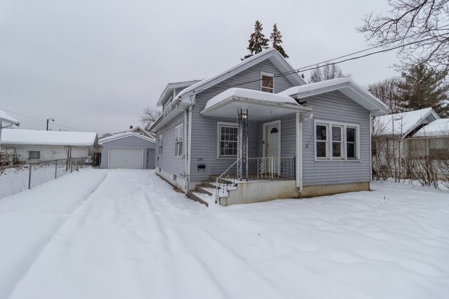 Building Photo - 2319 Hecker Ave