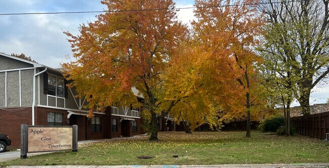 Building Photo - 1220 Apple Glen St