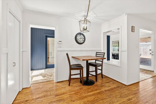 Building Photo - 722 Brock Dr