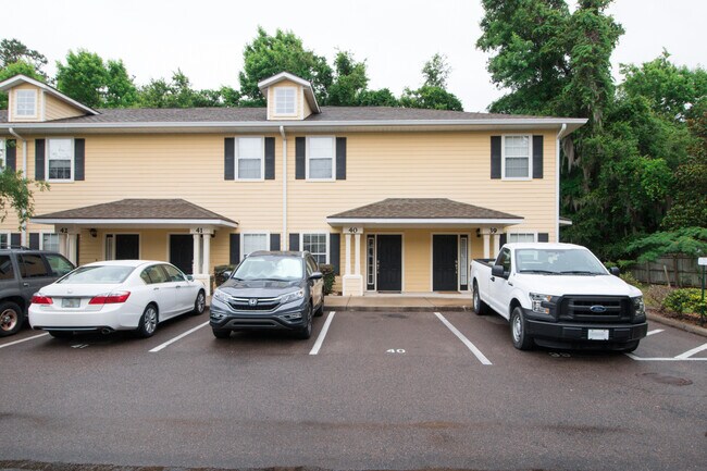 Building Photo - Chase Hollow #40