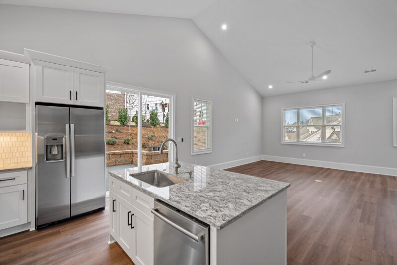 Building Photo - 805 Naples Dr