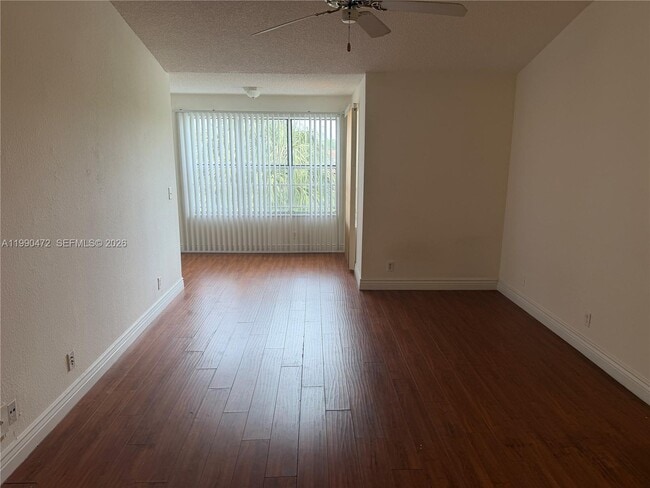 Building Photo - 3330 Pinewalk Dr N