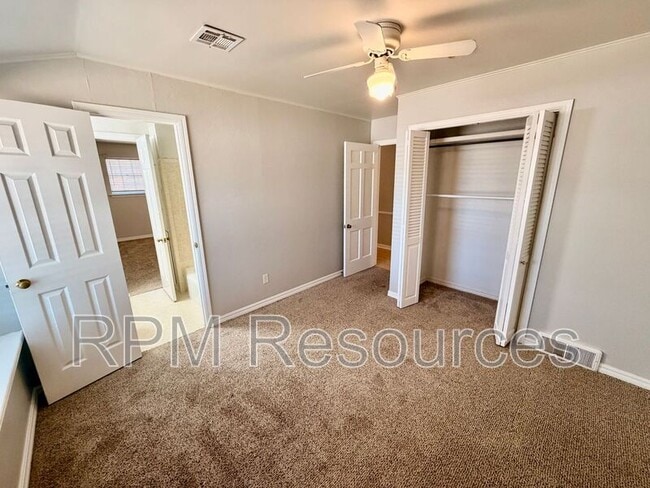 Building Photo - 4120 NW 44th St
