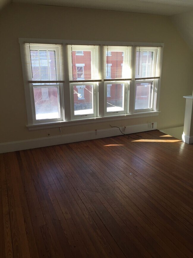 Building Photo - 3400 Ormond Ave